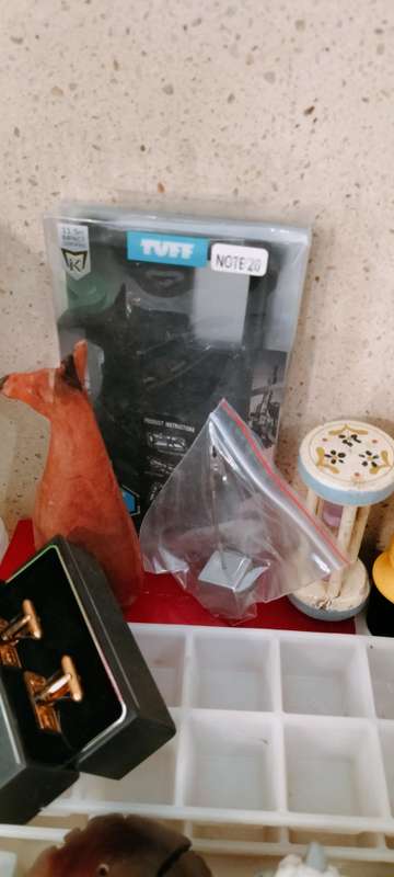 A Collection of +- 30 Usable Odds and Ends. See Photos For Items