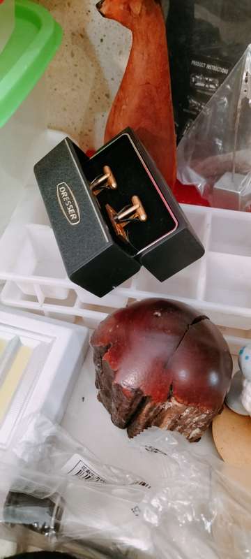 A Collection of +- 30 Usable Odds and Ends. See Photos For Items