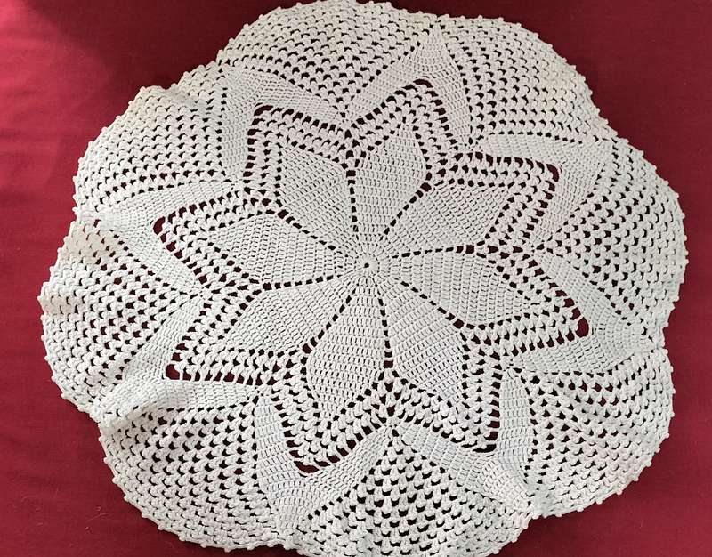 A Magnificent Crochet Round Doily/Table Cover (Nr2)