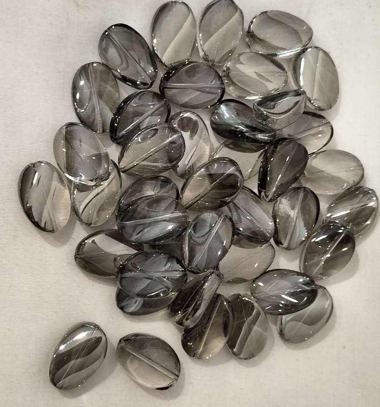 40 Pieces (18x13mm) Smokey Grey Oval Twisted Electroplate Glass Beads. Bid Per Bead - B13