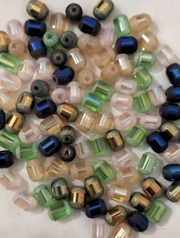 100 Pieces of 8mm Agate Crystal Quartz Facetted Beads. B25