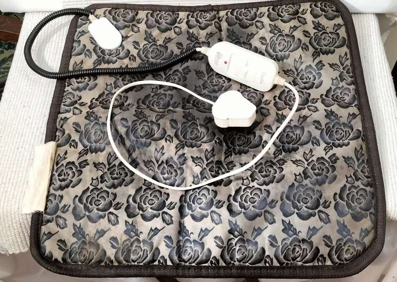 A Waterproof Cleanable Small/Child Electric Blanket/heating Pad