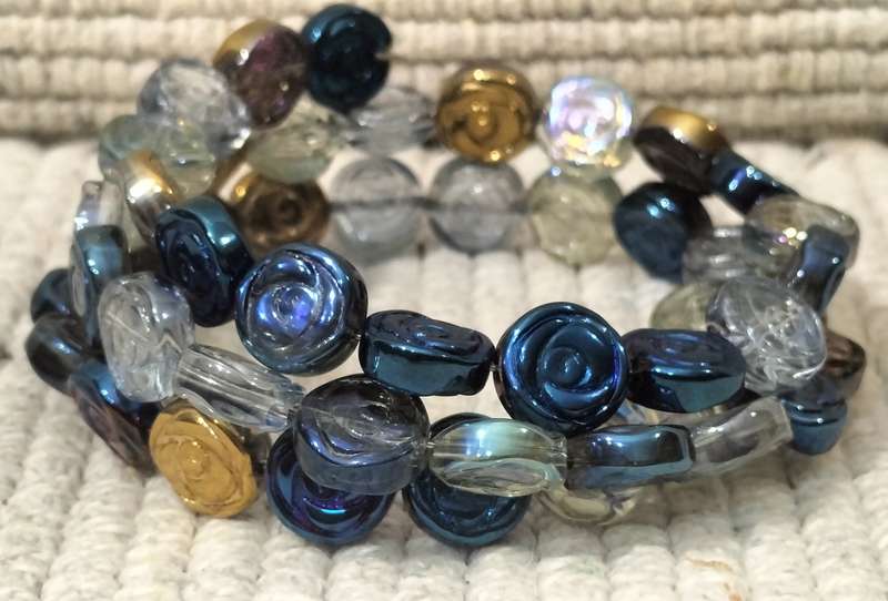 3 Ring Memory Electroplate Glass/Crystal Bracelet. (Nr1)