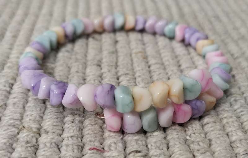1 Ring Memory Coloured Opal Chips Bracelet. (Nr6)