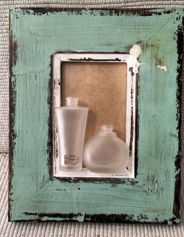 Stunning Unique Framed Perfume Bottles in Old Frame. (nr5)