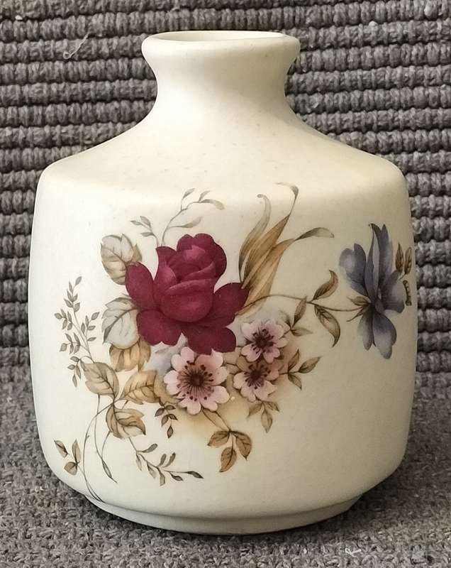 Beautiful Vintage Matte Glazed Ceramic Bud Vase.