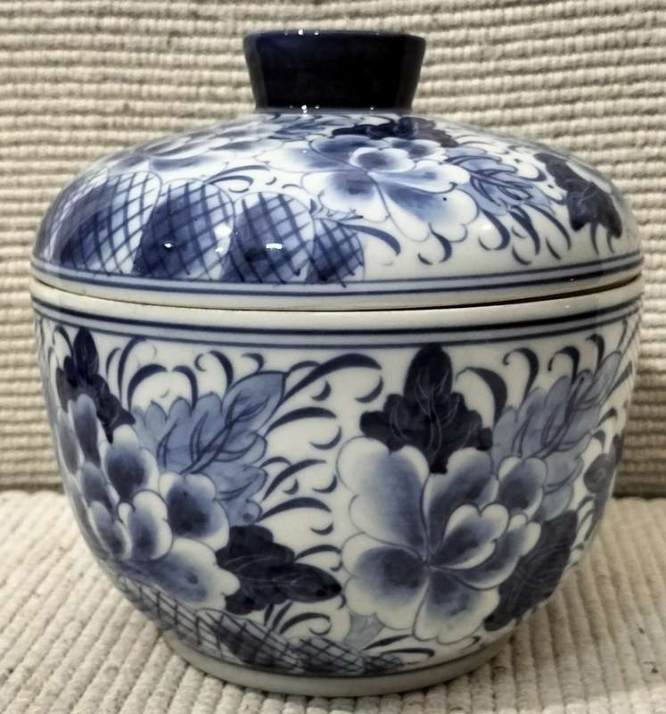 Magnificent Glazed Porcelain Lidded Ginger Jar