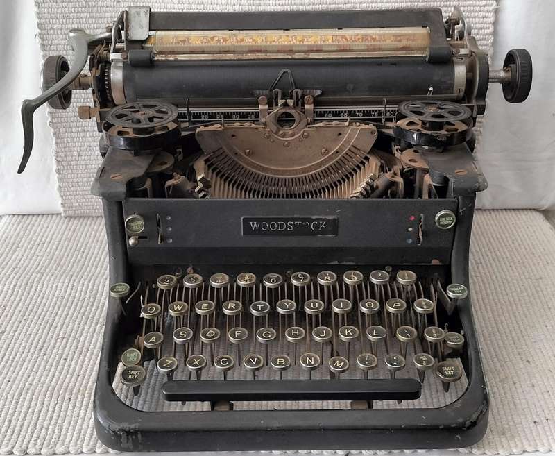 A Magnificent Antique Circa 1917 Woodstock N852247 Typewriter