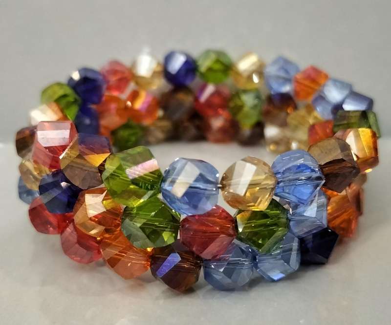 A Magnificent 3 Hoop Crystal/Glass Memory Bracelet. BR1