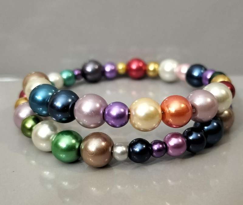 A Magnificent 1 Hoop Glass Pearl Memory Bracelet. BR2