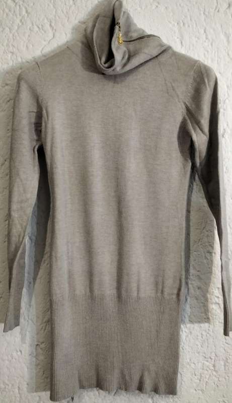 Beautiful Stretch Ladies Cowl Neck Jersey. (Nr28) No Name (Label Removed). S