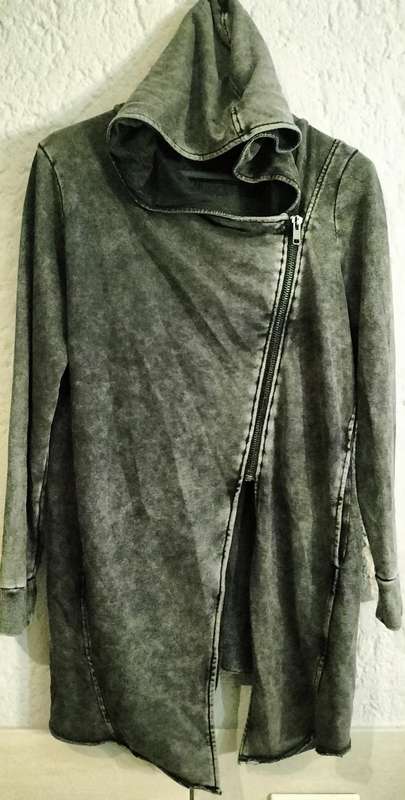 Magnificent H&M Asymmetric Long Sleeve Loose Fit Jacket. M. (Nr 42)