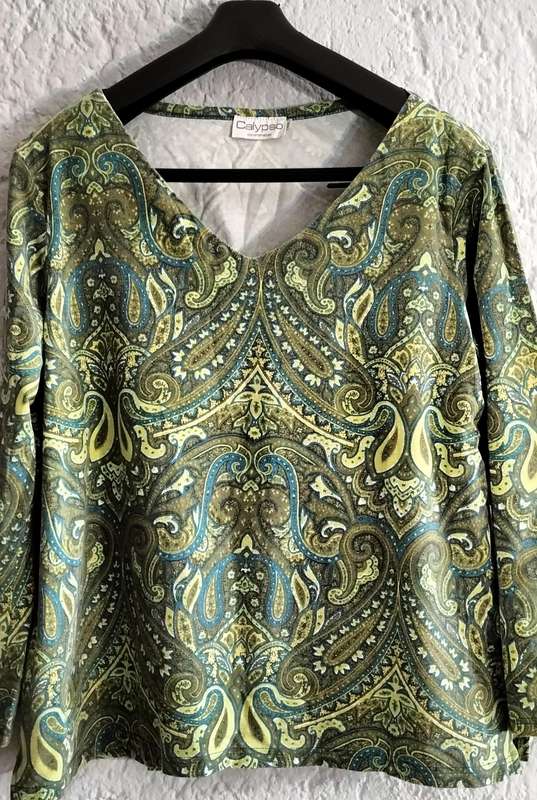 Beautiful Calypso Ladies Long Sleeve Top. 42. (nr63)