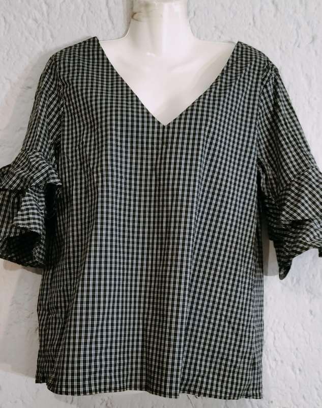 Stunning Foschini Ladies Half Sleeve Top. 12 (Nr7)