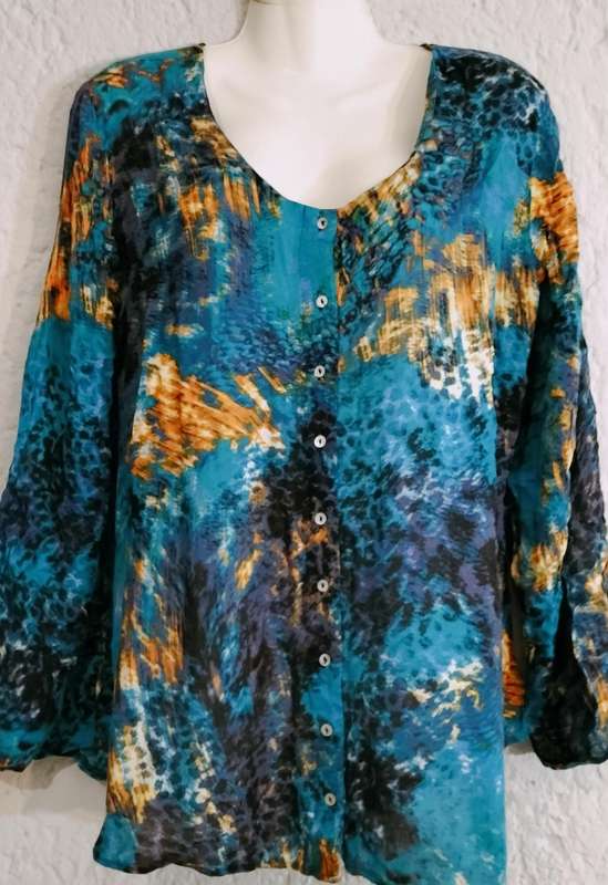 Stunning Ladies Long Sleeve Top. M. No name (label removed) (Nr28)