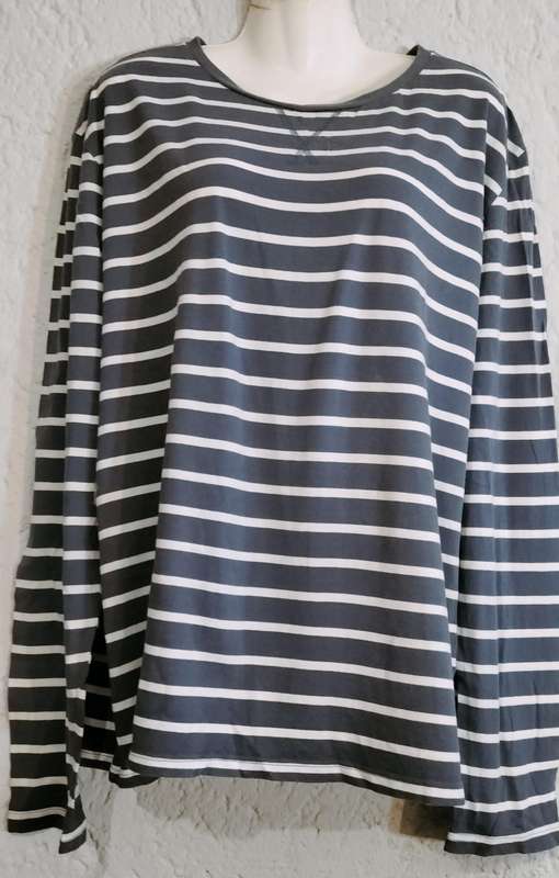 Beautiful Oakridge Ladies Long Sleeve Top. XXL (Nr26)