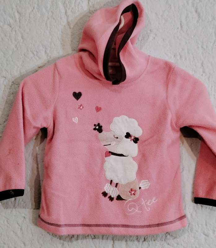 Q-Tee Hoodie 4 to 5 years. (Nr5)