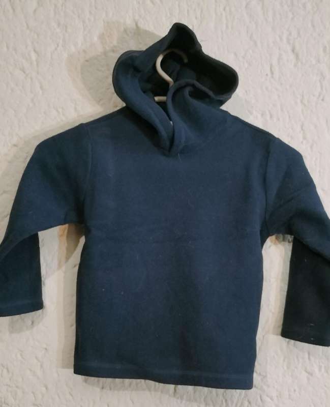 Woolworths Long Sleeve Hoodie. 3 to 4 years. (Nr19)