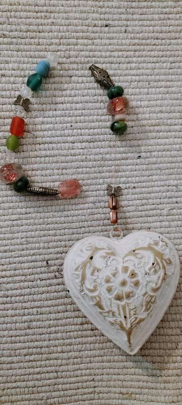 Stunning Aged Look Painted Metal Heart Garden Decoration