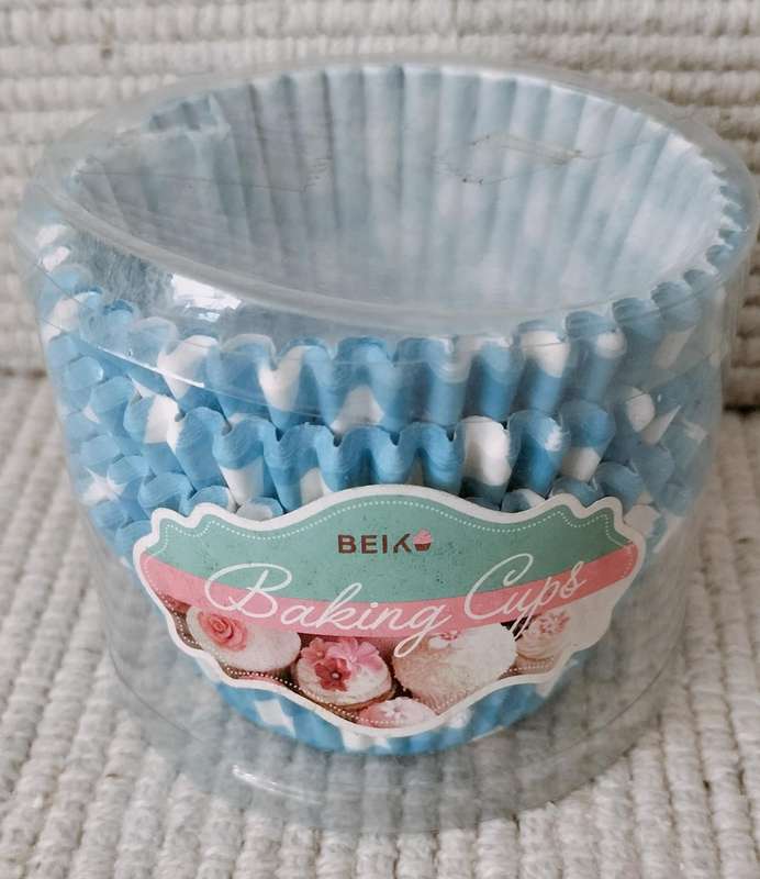 100 Unused Sealed Cupcakes