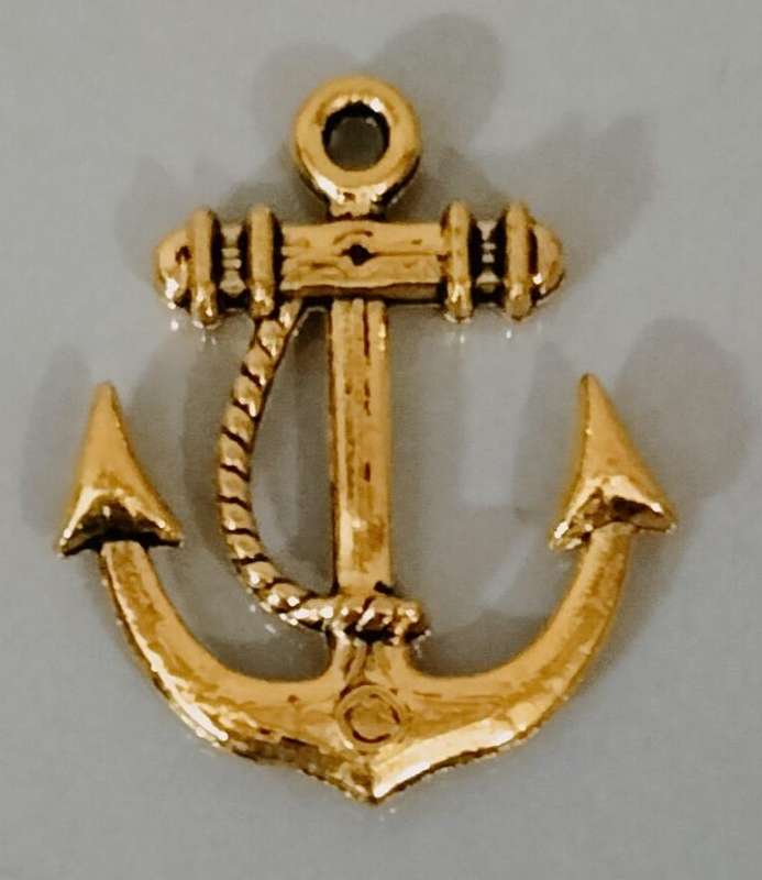 Gold Tone Metal Pendant. (Nr 30)