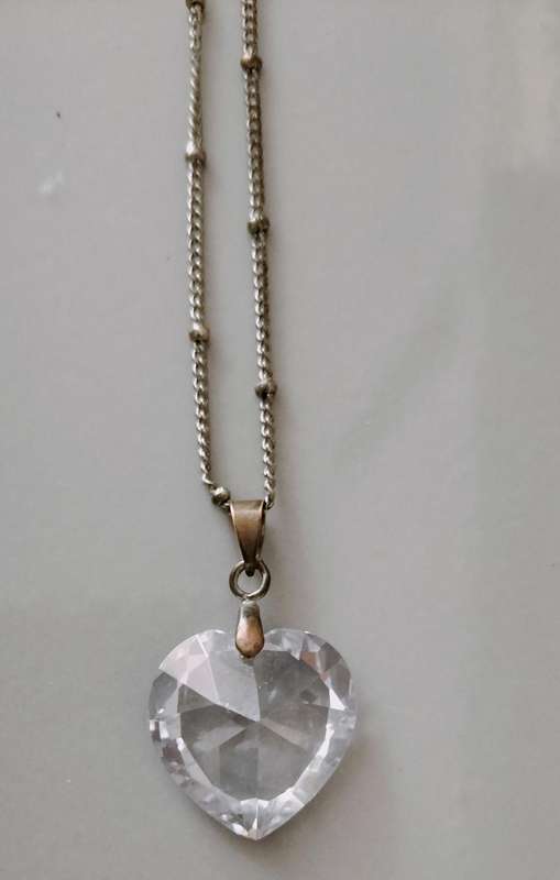Crystal Heart Pendant with 18ctgp Chain. (NR 61).