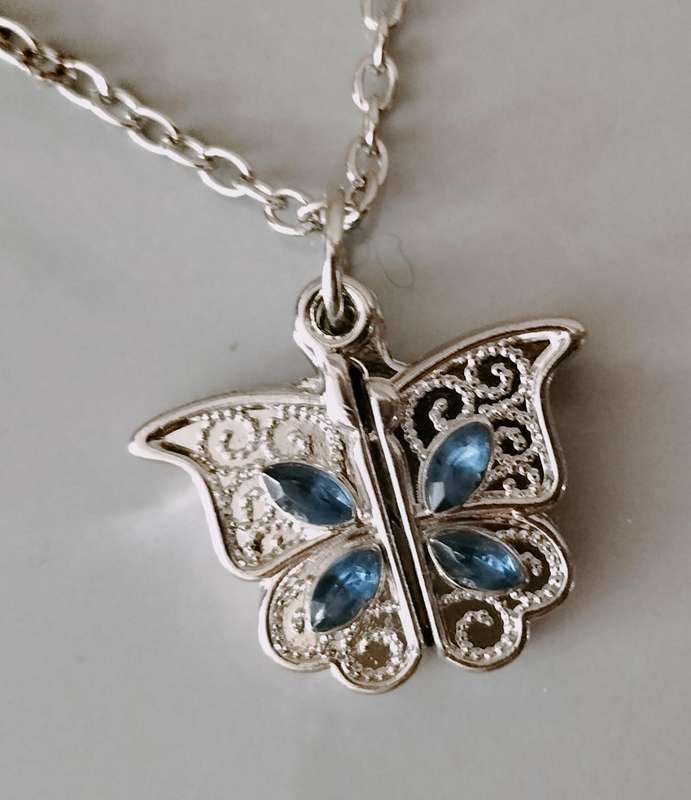 Beautiful Bejeweled Metal Butterfly that Opens to I love You Inscription Pendant and Chain. (Nr 66)