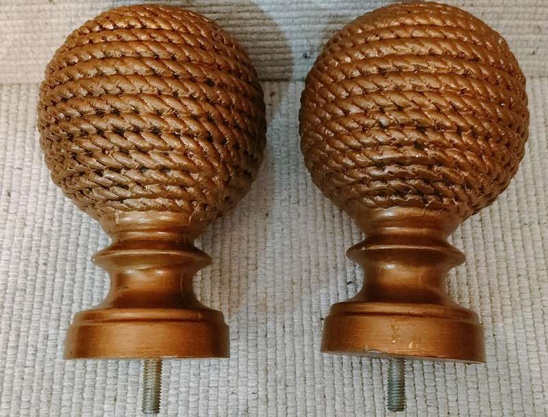 Stunning Set of 2 Large Heavy Gold Finish Curtain Rod Finials (ends). (Set3)