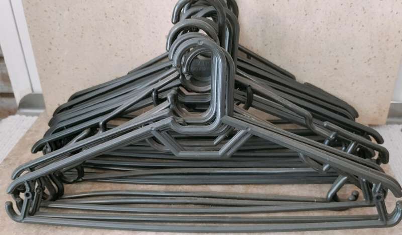 Pack of 20 Quality Plastic Hangers. Black. (Set 1)