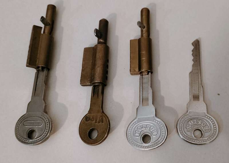 Set of 3 Skeleton Keys with Keys