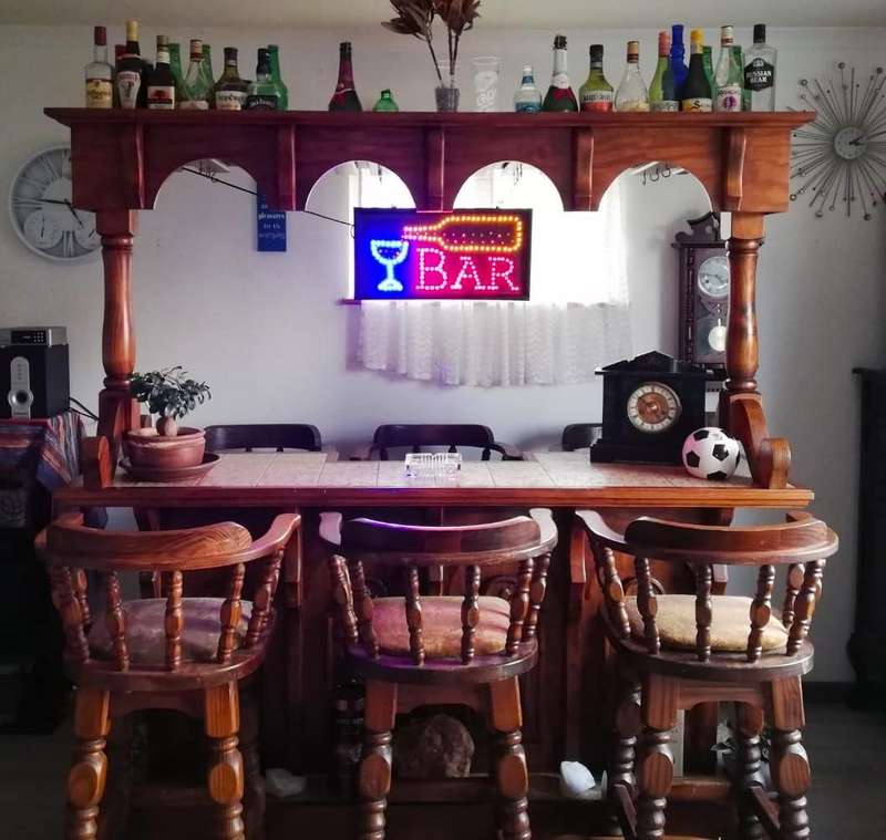 BAR with cabinets - 6 stools - Hardwood Antique