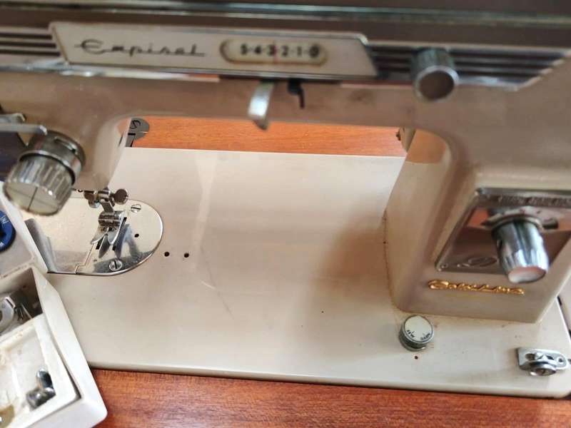 SEWING MACHINE- ANTIQUE EMPISAL GOLDLINE DELUXE - Year 1969