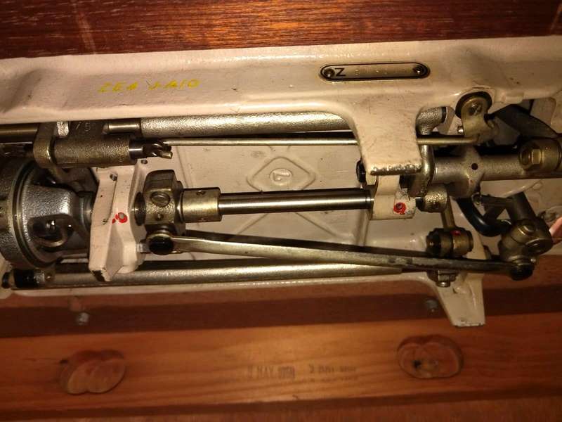 SEWING MACHINE- ANTIQUE EMPISAL GOLDLINE DELUXE - Year 1969