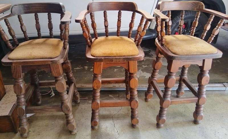 BAR with cabinets - 6 stools - Hardwood Antique