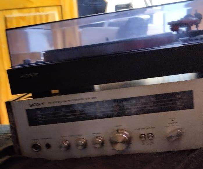 Sony record turntable and amp with 100+ records