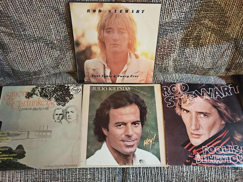 Sony record turntable and amp with 100+ records