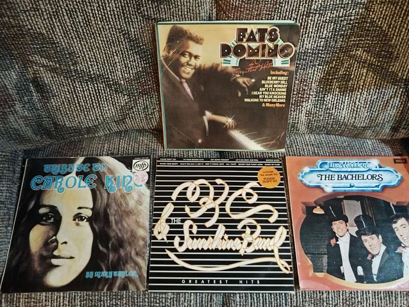 Sony record turntable and amp with 100+ records