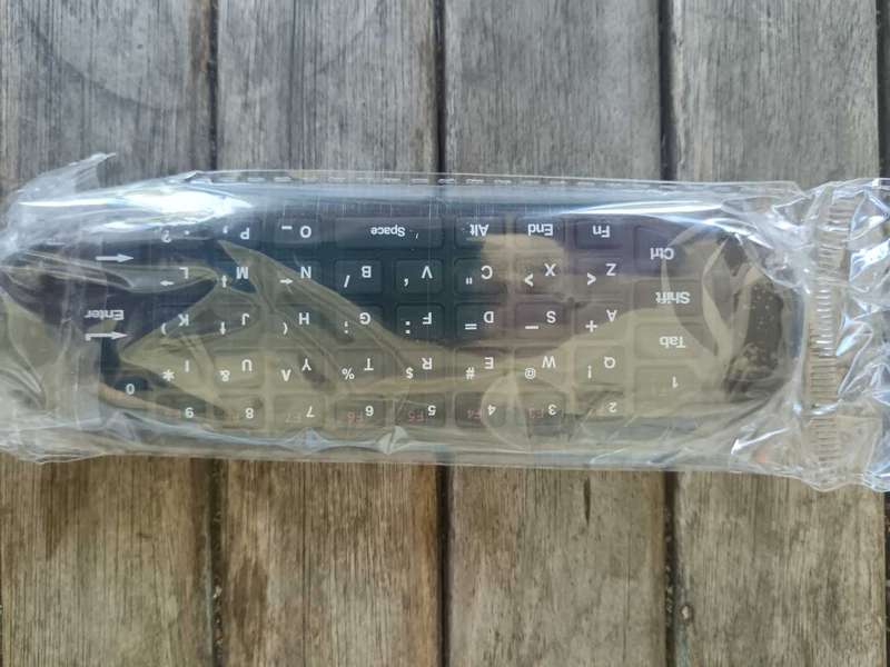 Brand New Lot of Gadgets from Solar LED lights to Air Mouse to Water Heater
