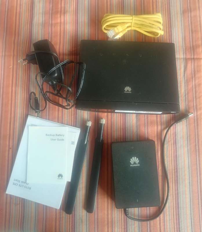 Huawei LTE Router with Backup Huawei UPS