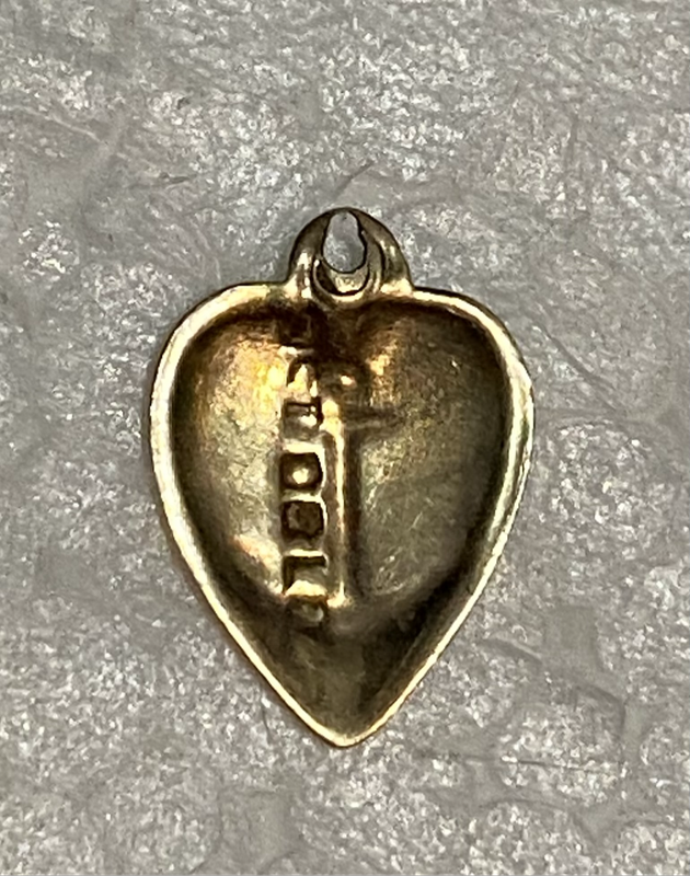 Very old vintage 9ct gold heart and anchor charm pendant