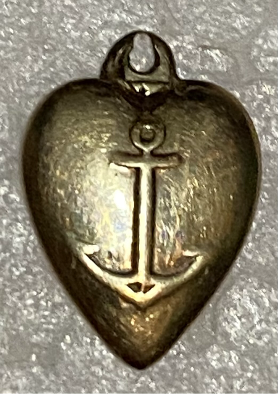 Very old vintage 9ct gold heart and anchor charm pendant