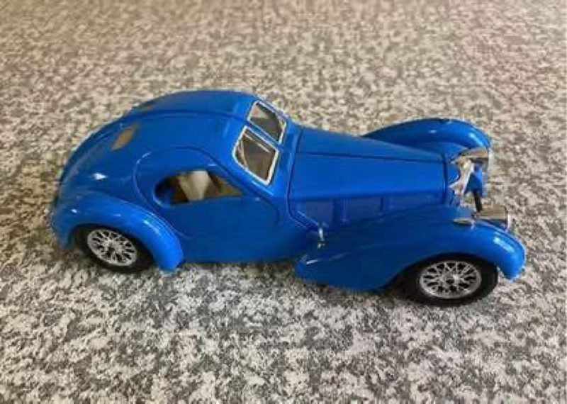 1936 Bugatti Atlantic Scale 1:24 model car
