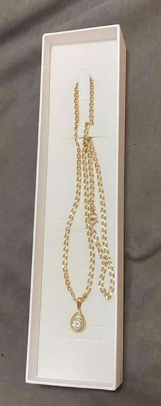Gold chain - Thick 9 ct gold mans chain with gold pendant - 58cm long