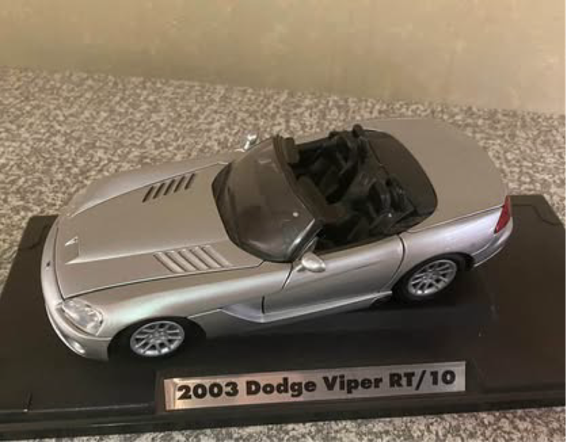 2003 Model car / collectors car / toy car - Dodge Viper RT/10 - SRT/10. Scale 1:18.