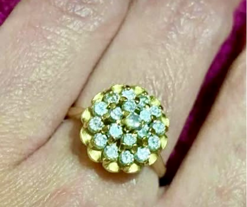 18 Carat Gold 19 Diamond Cluster Ring