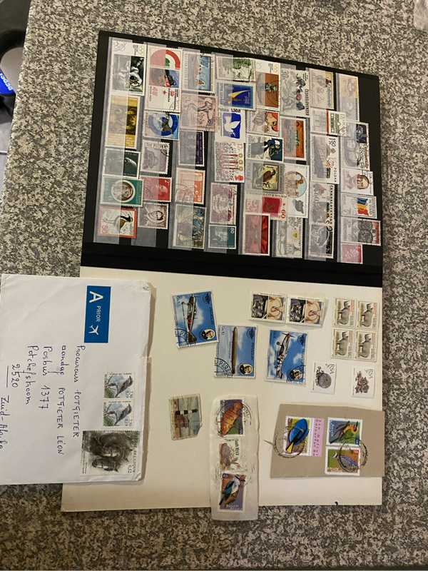 Complete 12 pages stamp book - stamps from all over the world