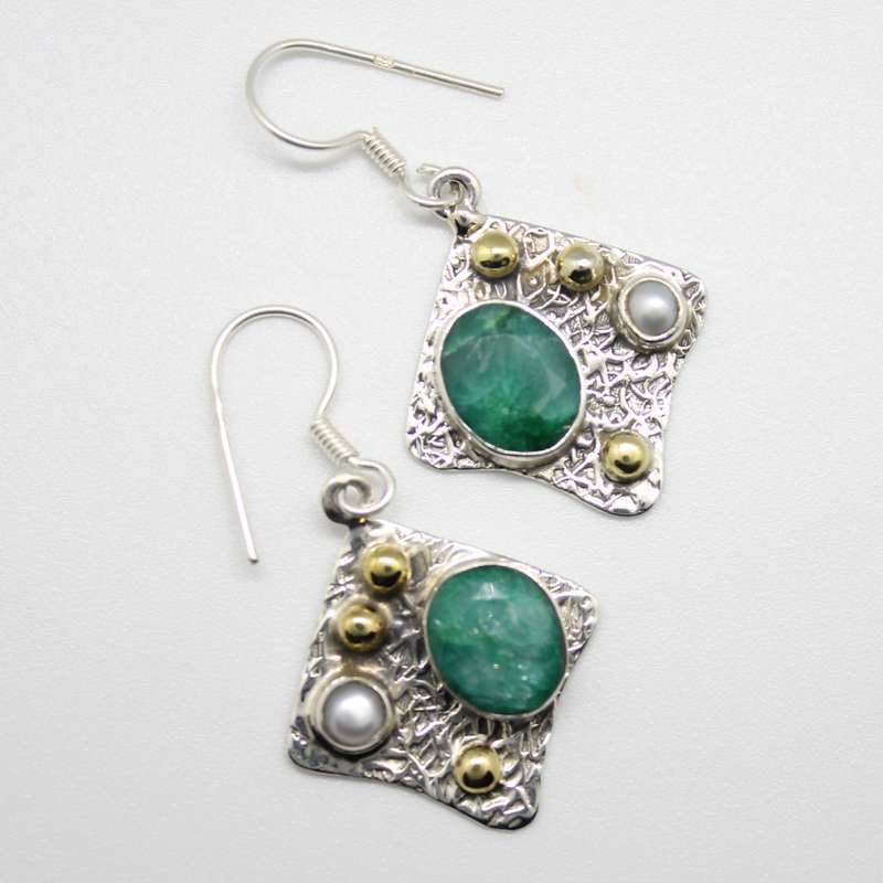 Natural Indian Emerald and White Pearl Gemstone set in Solid .925 Sterling Silver Earrings