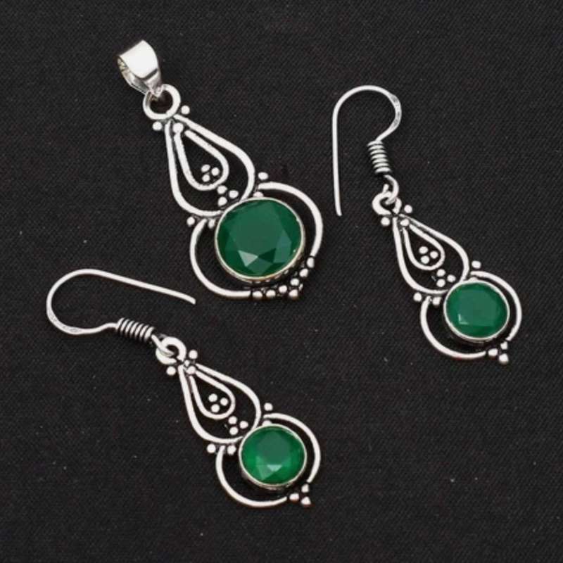 Emerald Quartz set in 925 Sterling Silver Plated Dainty Antique Style Pendant and Earrings Set
