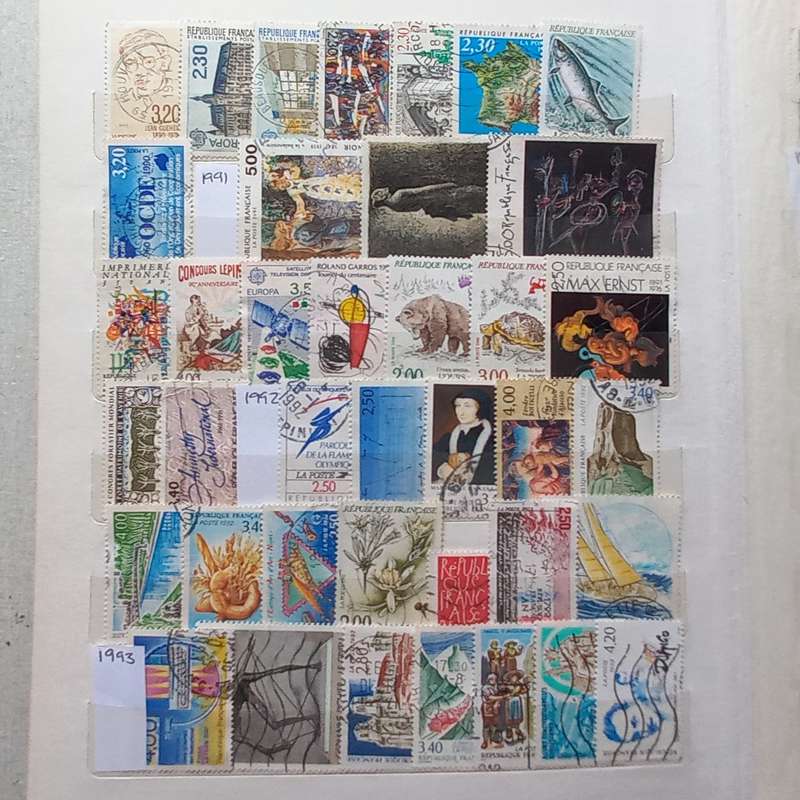 Medium Stockbook - France 1970-1999 - Approx 770 stamps - no duplication