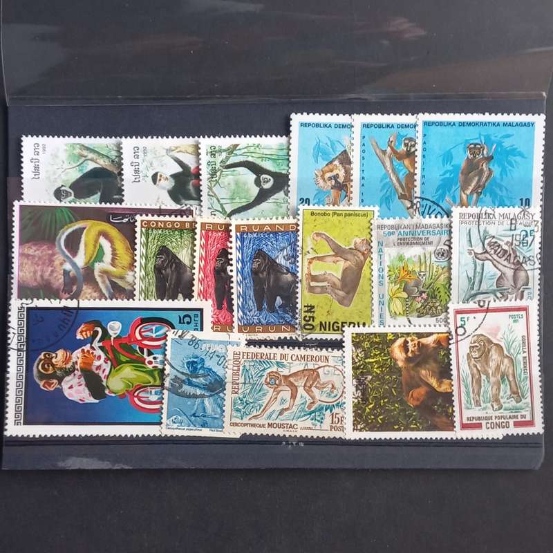 Thematics - Monkeys - 18 stamps - No duplication